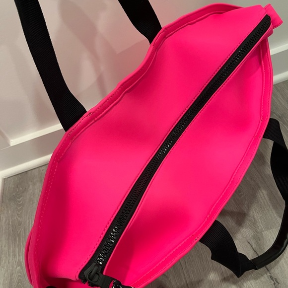 Banana Republic Neoprene tote bag - Picture 7 of 15